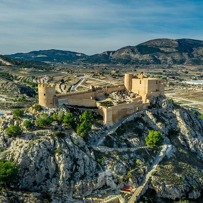 Una ruta en coche por Alicante de castillo en castillo