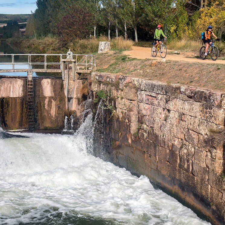 Palencia de norte a sur, a pie, en bici y ¡hasta navegando! 