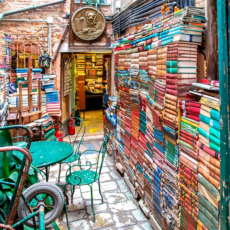 La librería más original del mundo, donde los libros van en góndola