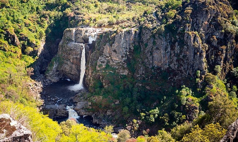 El mágico Pozo de los Humos, una belleza de cascada en Salamanca