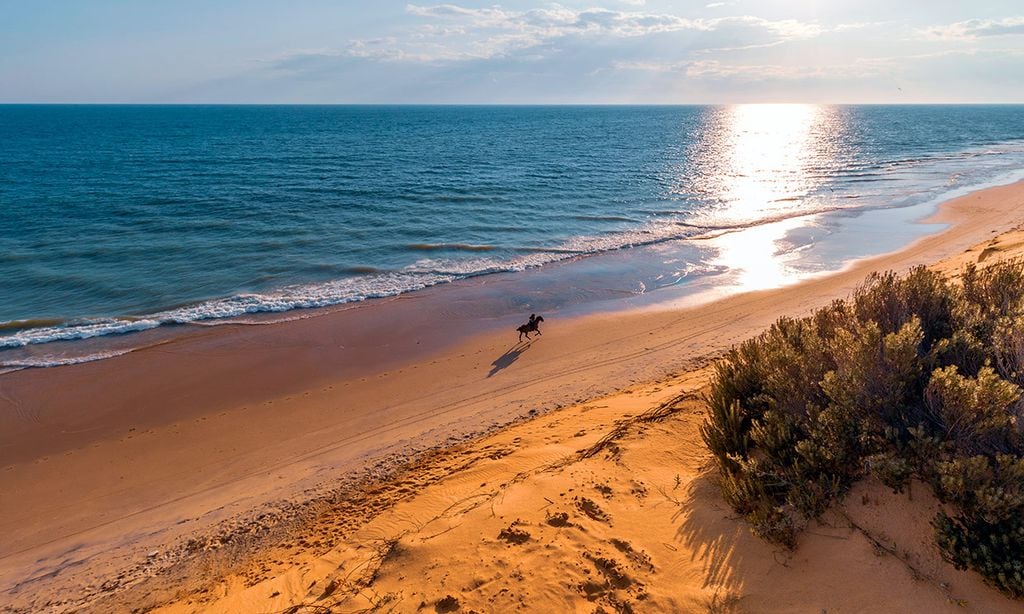 Las playas más largas de España, aquí es difícil rozarse
