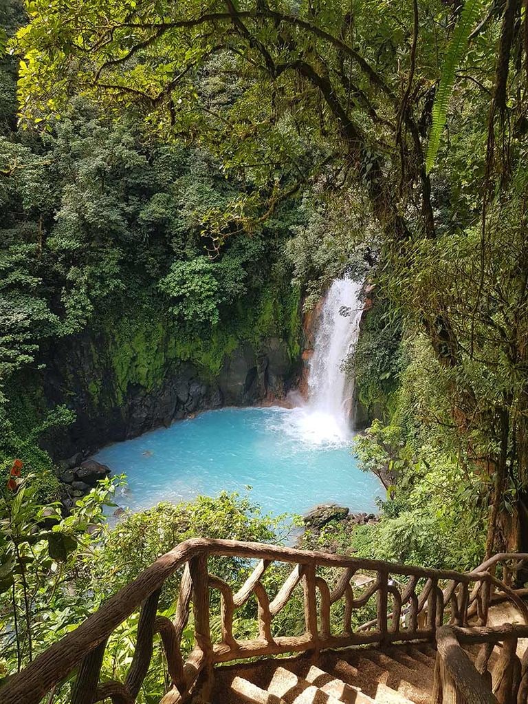 Rio-Celeste-costa-rica