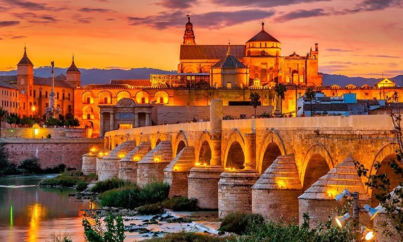 mezquita-de-cordoba-noche-exterior