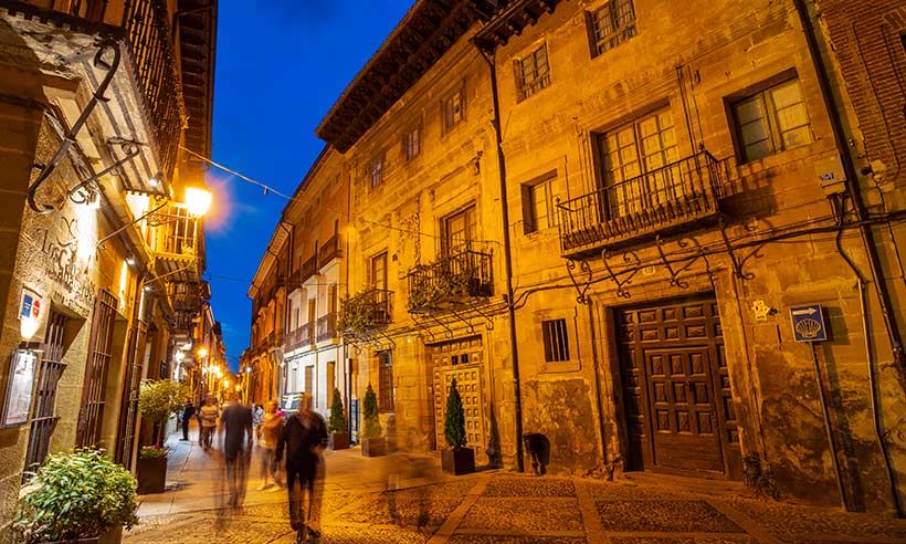 Un Puente Un Gallo Peregrinos Y Milagros En Santo Domingo De La Calzada