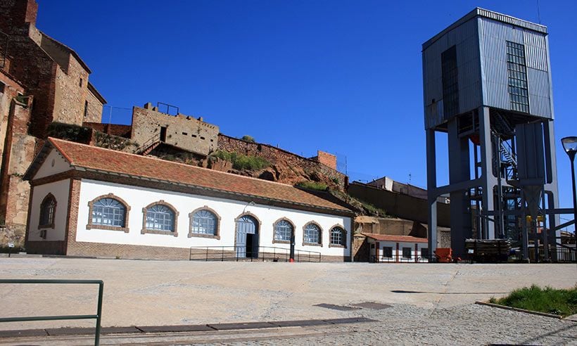 Almaden-Fachada-del-centro-de-interpretacion-de-la-mineria