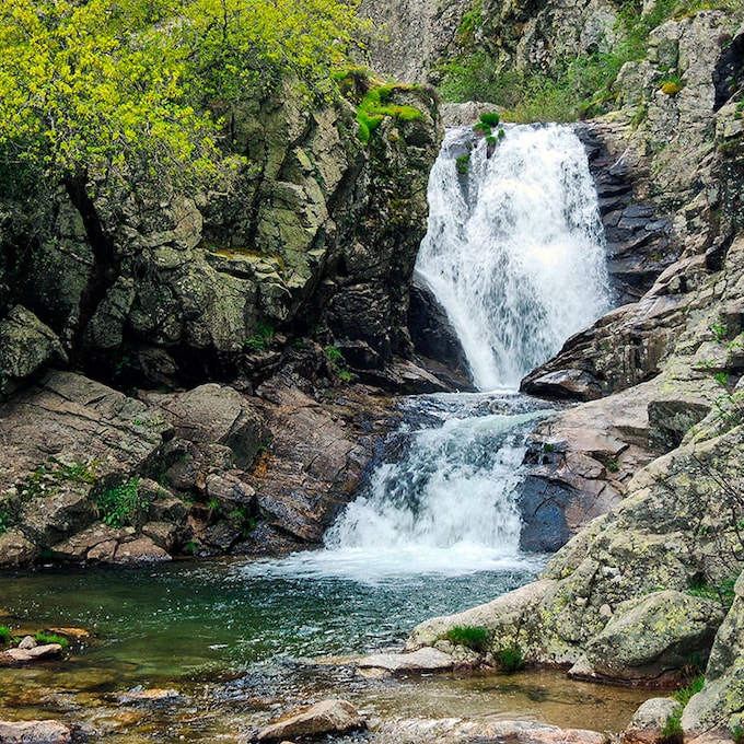 Cascadas, piscinas naturales y un monasterio, la ruta más refrescante por el valle del Lozoya