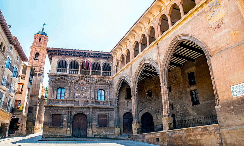 Alcañiz, un pueblo monumental a la vista y sorprendente bajo tierra