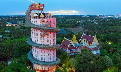 Dragón come torre, un templo tailandés para frikis