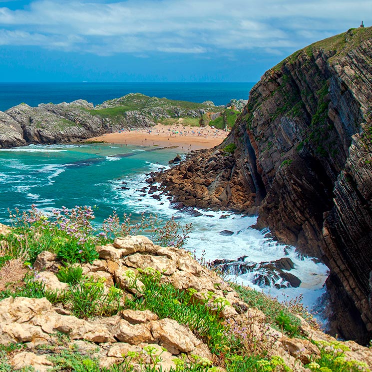 Siete playas diferentes de Cantabria para despedirnos del verano
