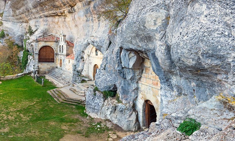 Cueva y ermita de ojo Guareña, el mejor descubrimiento en Burgos