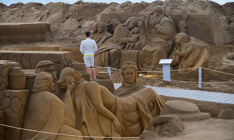 El Belén De Arena Más Espectacular Del Mundo Está En La Playa De Las Canteras