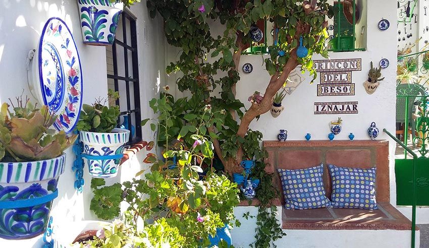 El romántico «Rincón del Beso» de Iznájar