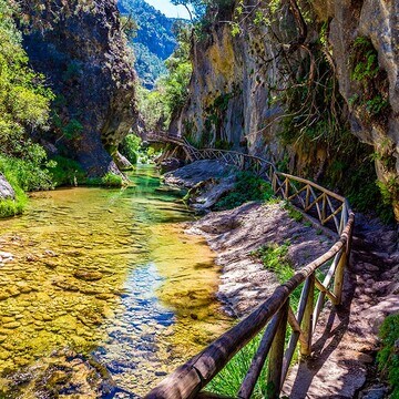 Las pasarelas más impresionantes de España, además del Caminito del Rey