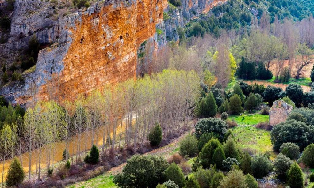 Por las hoces del río Riaza, el paseo más apetecible de Segovia