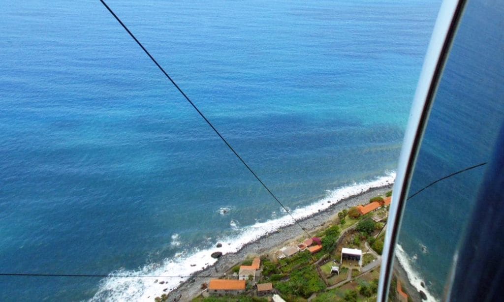 ¿A la playa en funicular? Sí, en Madeira