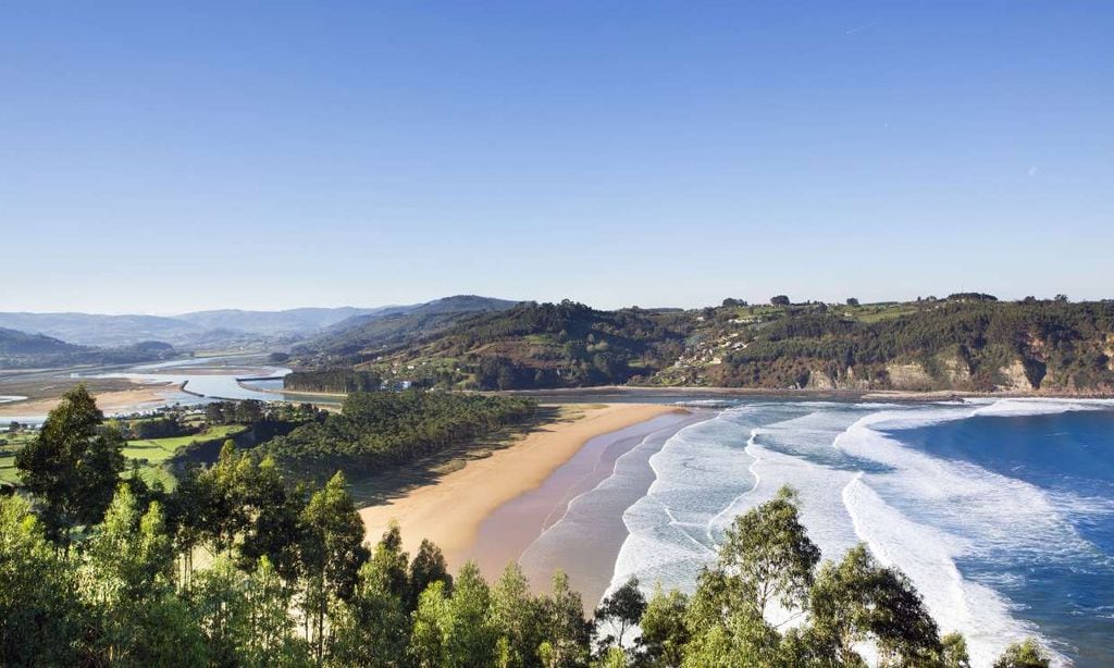 Diez playas del Cantábrico con bandera azul, insuperables