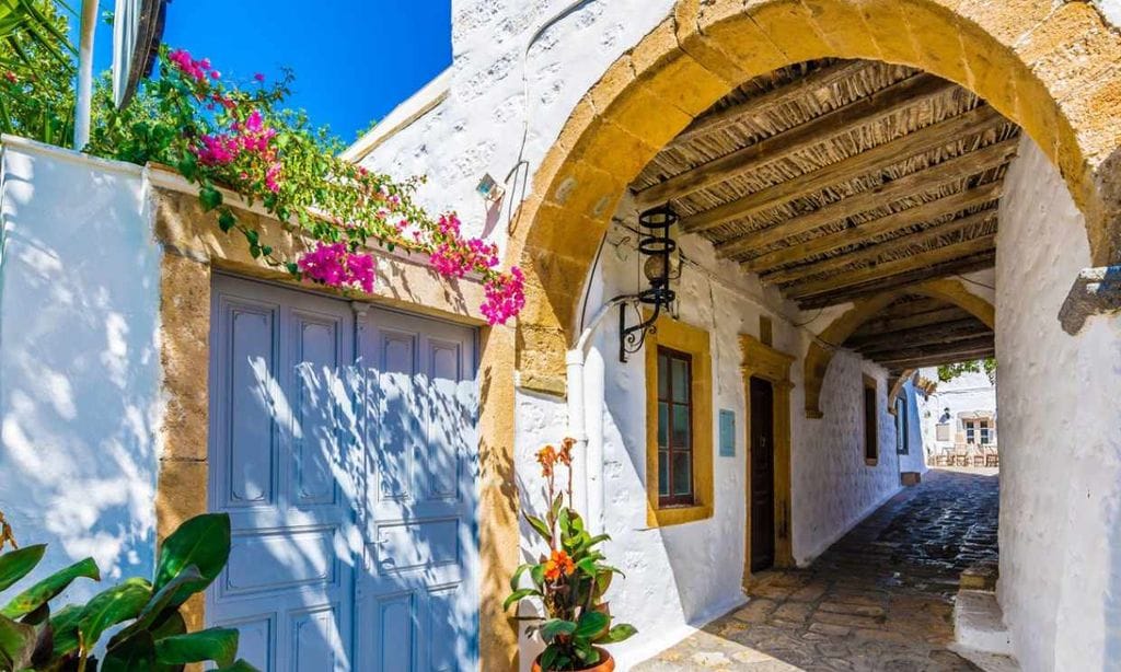 Calles de la localidad griega de Chora en la isla de Patmos, Dodecaneso