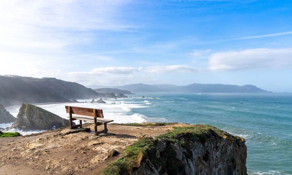 Los bancos con las mejores vistas al mar (además del de Loiba)
