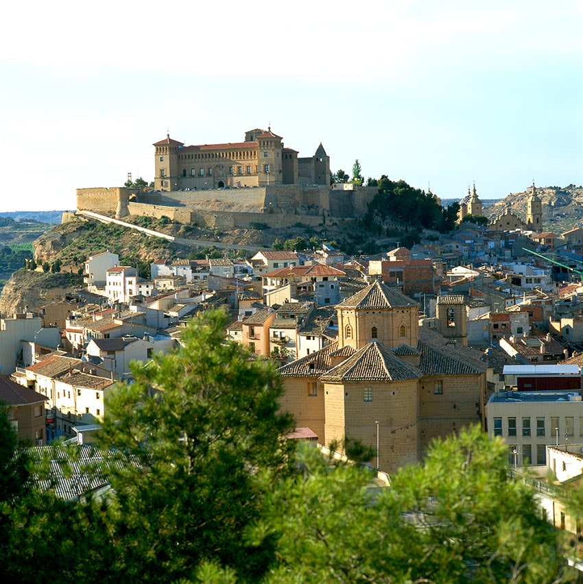 Alcañiz, un bonito pueblo e Teruel coronado por el castillo