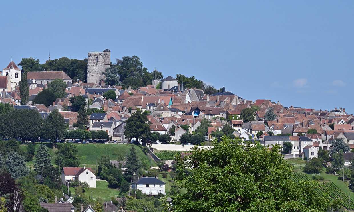 Panorámica del pueblo medieval de Sancerre, el pueblo más bonito de Francia 2021