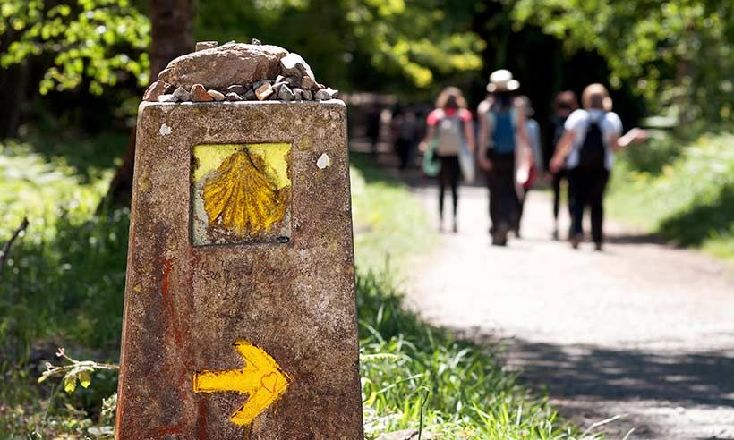 Senderistas peregrinos en el Camino de Cantiago