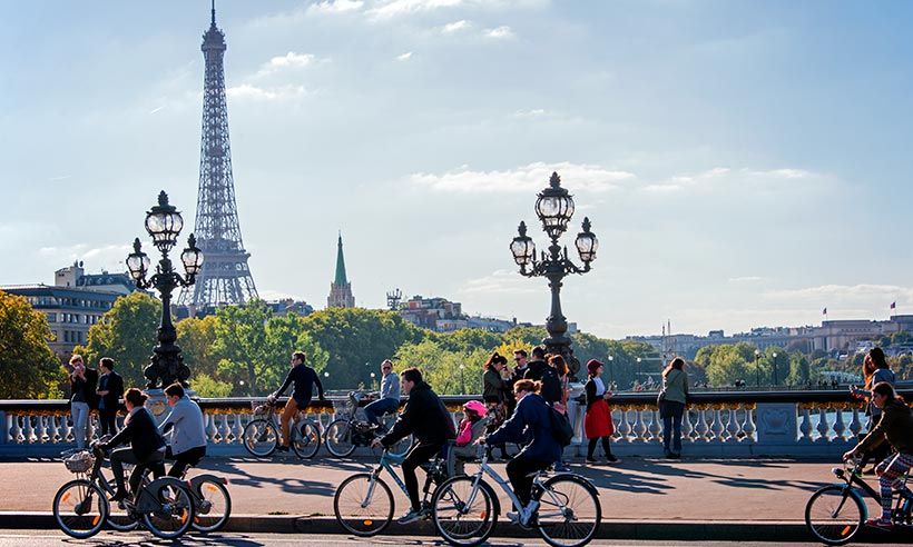 Paseo en bici por el centro de París