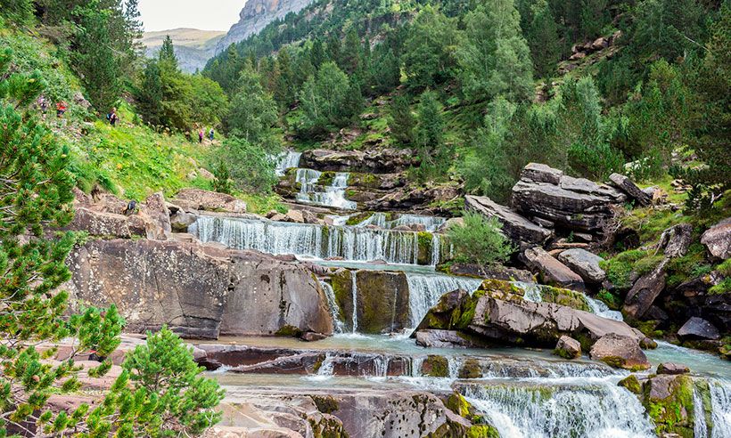 Ecoturismo en la naturaleza de El Bierzo y el Pirineo de Huesca