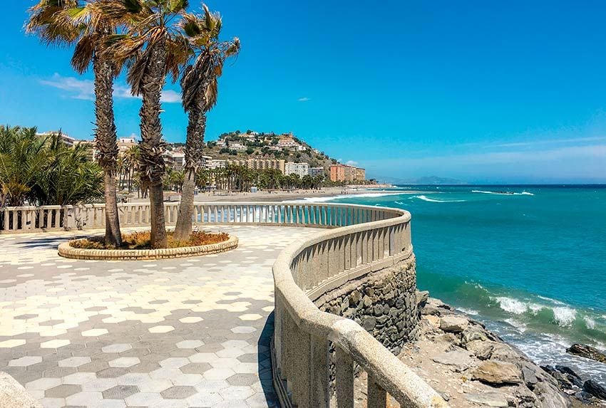 Mar Mediterráneo en la localidad de Almuñécar