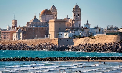 Cádiz seductora y diferente en diez paradas