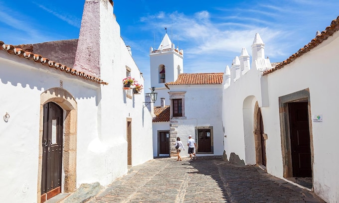 Monsaraz, la villa blanca más bella del Alentejo portugués