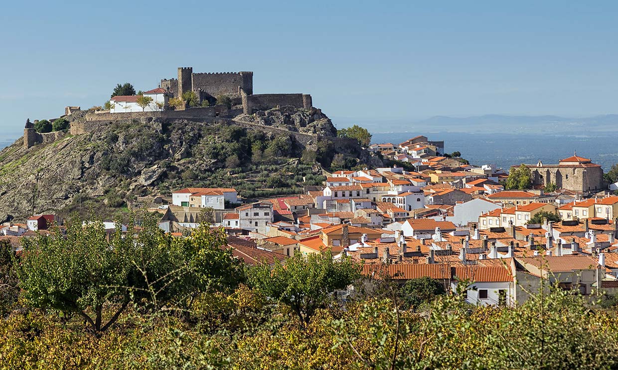 Panorámica del pueblo de Montánchez y su castillo, Cáceres