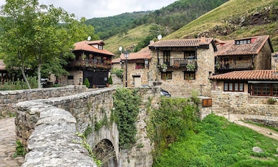 Un pueblo de postal y un bosque de secuoyas gigantes en Cantabria