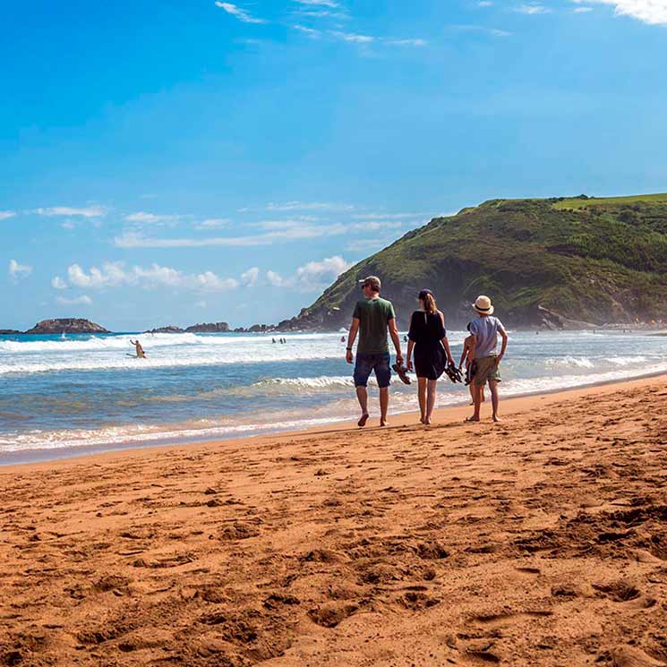 Flysch, sidras y playas como catedrales en el Camino de Santiago del Norte