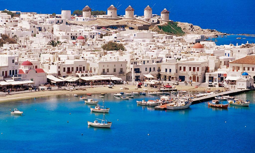Los seis puertos indispensables en tu primer crucero por las islas griegas