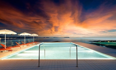 El hotel de Ibiza que sublima los atardeceres