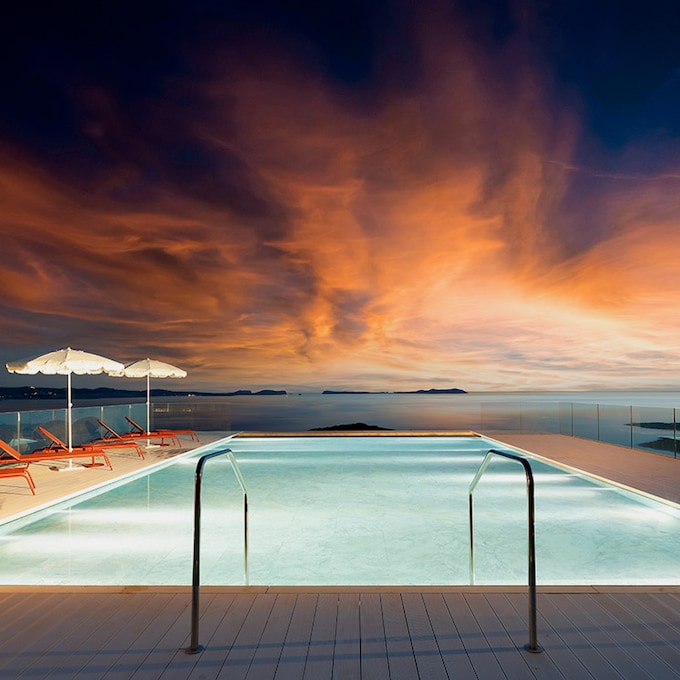 El hotel de Ibiza que sublima los atardeceres