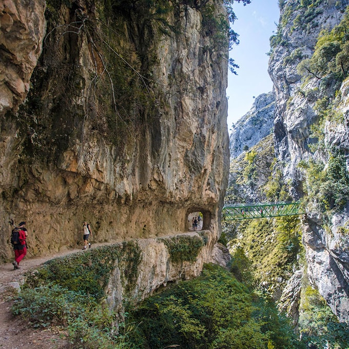 Guía para hacer la ruta del Cares, una clásica excursión en Picos de Europa 