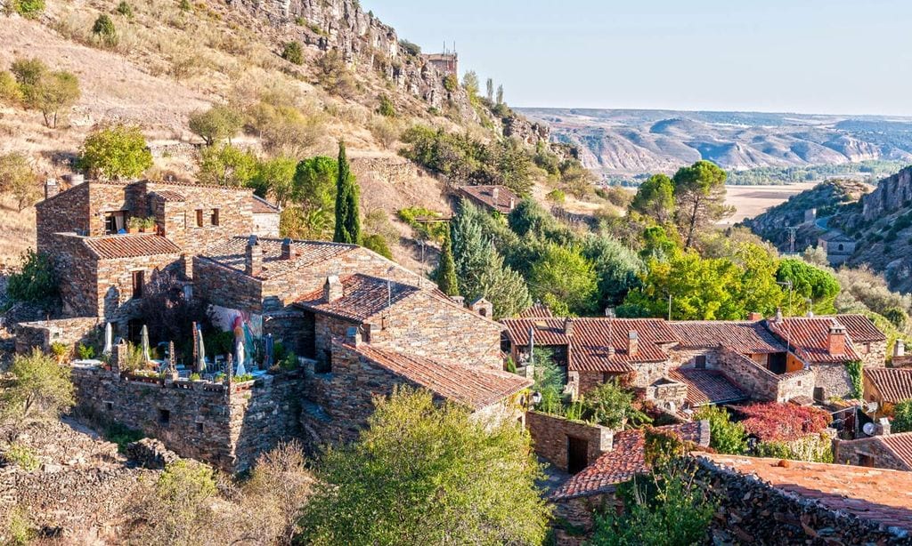 Patones, un atractivo pueblo de pizarra con mucho sabor 