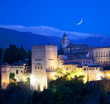 Lugares turísticos más importantes de España: la Alhambra de Granada 