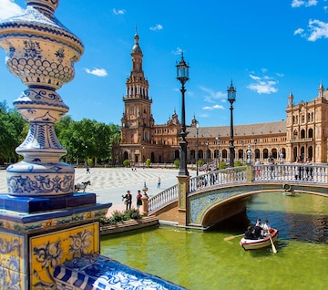 Lugares turísticos más importantes de España: plaza de España en Sevilla