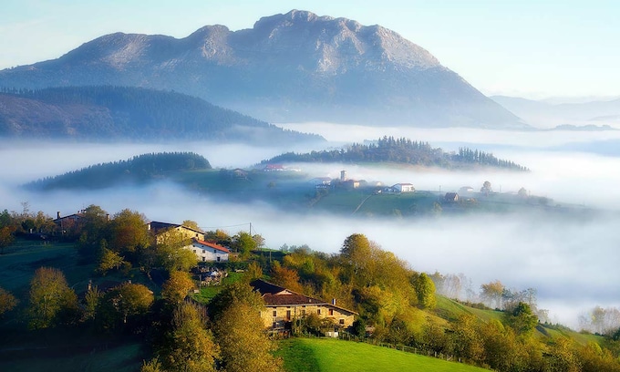 Planes en el valle de Aramaio, la Suiza Alavesa, País Vasco