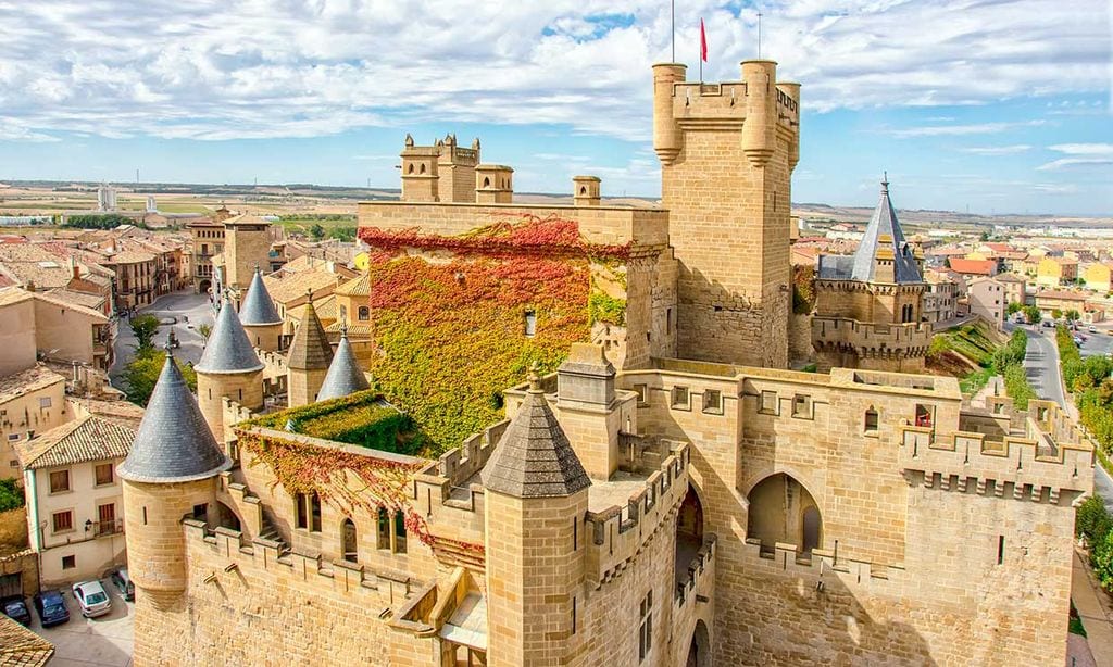 Castillo de Olite durante una visita en otoño, Navarra