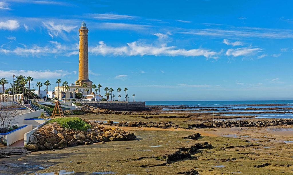 Chipiona, el pueblo de «la más grande» te espera en Cádiz