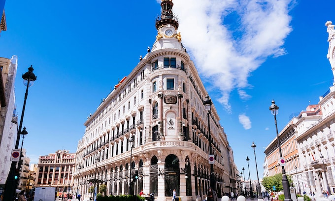 Fachada del hotel Four Seasons, Madrid