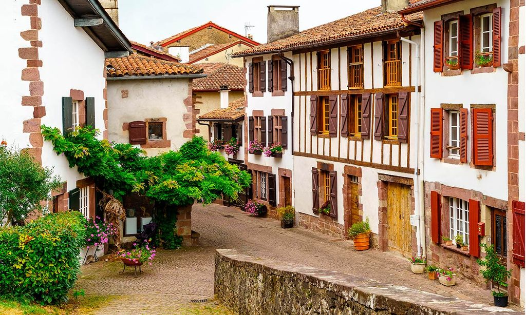 Los pueblos entre el mar y la montaña del País Vasco francés