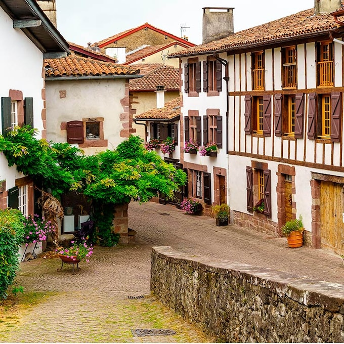 Los pueblos entre el mar y la montaña del País Vasco francés