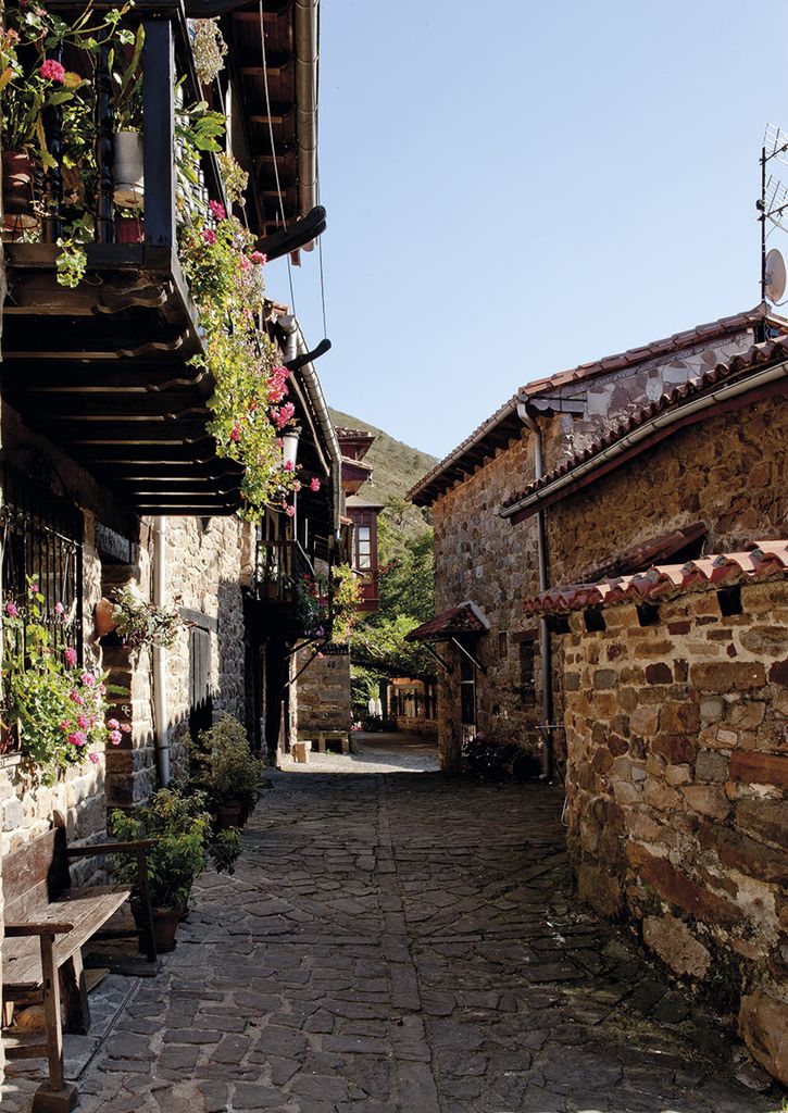 Bárcena Mayor, Cantabria: Las 15 rutas por la España rural más desconocida de "Paisajes Sonoros"