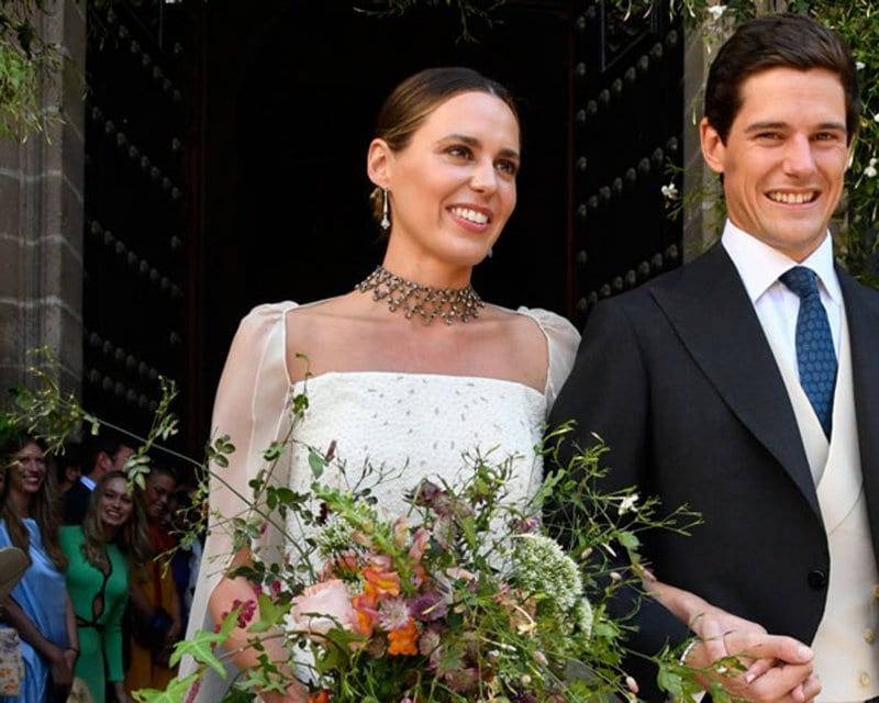 Claudia Osborne y José Entrecanales a la salida de su boda