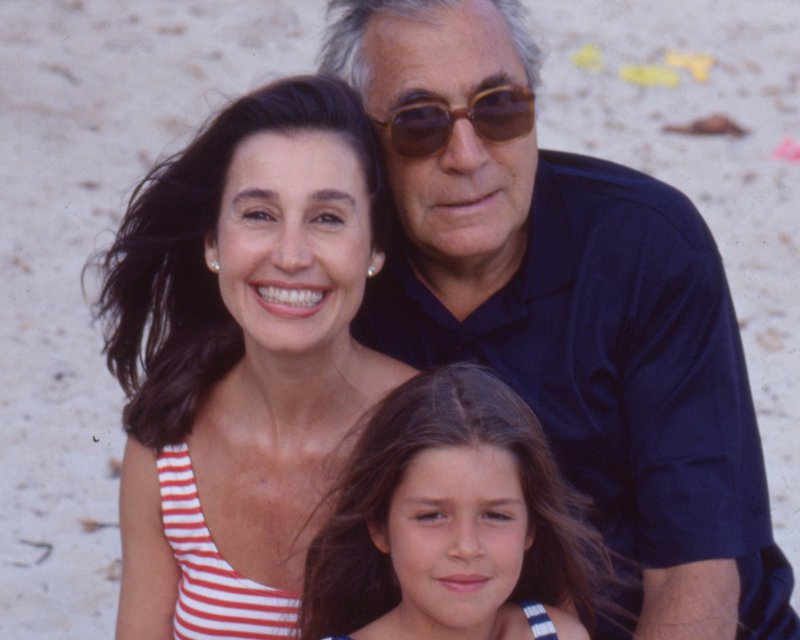 Verano 1992. Vacaciones Costa Esmeralda. Jean Marie Rossi, Carmen Martinez Bordiu y Cynthia Rossi.