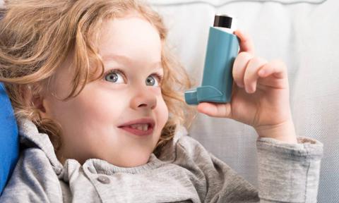 Pautas para usar de manera correcta el inhalador con tus hijos